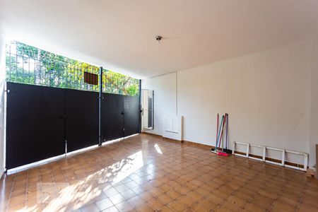 Casa à venda com 210m², 4 quartos e 3 vagas Casa à venda com 210m², 4 quartos e 3 vagasGaragem