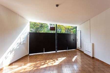 Casa à venda com 210m², 4 quartos e 3 vagas Casa à venda com 210m², 4 quartos e 3 vagasGaragem