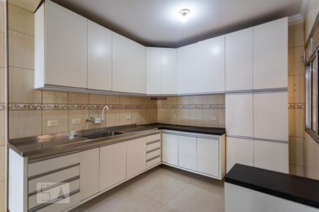 Casa à venda com 210m², 4 quartos e 3 vagas Casa à venda com 210m², 4 quartos e 3 vagasCozinha