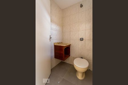 Casa à venda com 210m², 4 quartos e 3 vagas Casa à venda com 210m², 4 quartos e 3 vagasBanheiro de Serviço