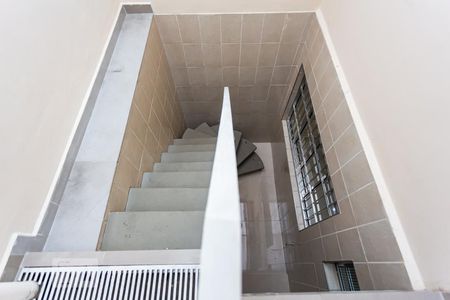 Casa à venda com 210m², 4 quartos e 3 vagas Casa à venda com 210m², 4 quartos e 3 vagasEscada