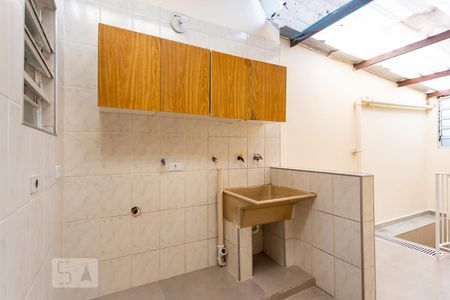 Casa à venda com 210m², 4 quartos e 3 vagas Casa à venda com 210m², 4 quartos e 3 vagasÁrea de Serviço