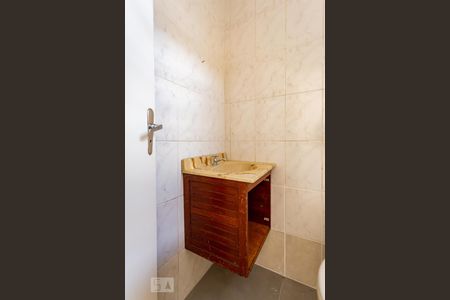 Casa à venda com 210m², 4 quartos e 3 vagas Casa à venda com 210m², 4 quartos e 3 vagasBanheiro de Serviço