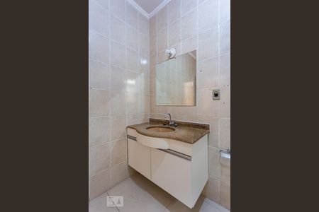 Casa à venda com 210m², 4 quartos e 3 vagas Casa à venda com 210m², 4 quartos e 3 vagasBanheiro