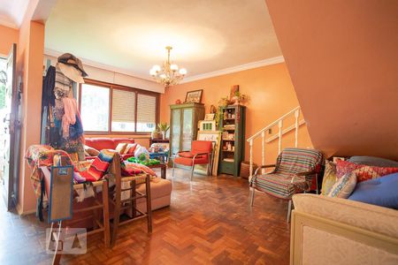 Sala 1 de casa à venda com 5 quartos, 250m² em Santa Maria Goretti, Porto Alegre