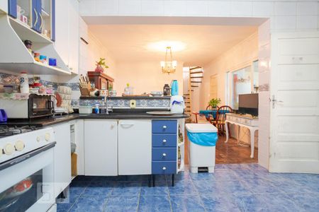 Casa à venda com 250m², 5 quartos e 3 vagas Casa à venda com 250m², 5 quartos e 3 vagasCozinha