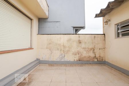 Casa à venda com 250m², 5 quartos e 3 vagas Casa à venda com 250m², 5 quartos e 3 vagasVaranda da Suíte 2