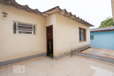 Casa à venda com 250m², 5 quartos e 3 vagas Casa à venda com 250m², 5 quartos e 3 vagasVaranda da Suíte 2