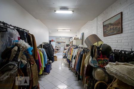 Casa à venda com 250m², 5 quartos e 3 vagas Casa à venda com 250m², 5 quartos e 3 vagasGaragem com Churrasqueira