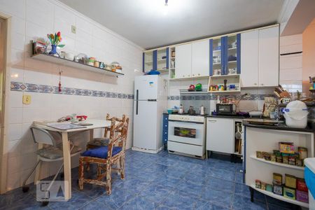 Casa à venda com 250m², 5 quartos e 3 vagas Casa à venda com 250m², 5 quartos e 3 vagasCozinha