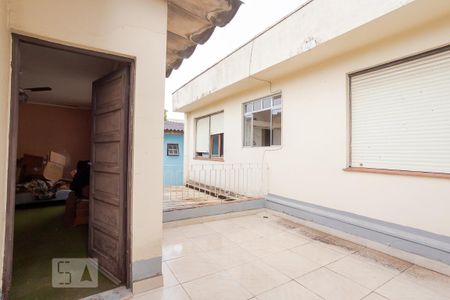 Casa à venda com 250m², 5 quartos e 3 vagas Casa à venda com 250m², 5 quartos e 3 vagasVaranda da Suíte 2