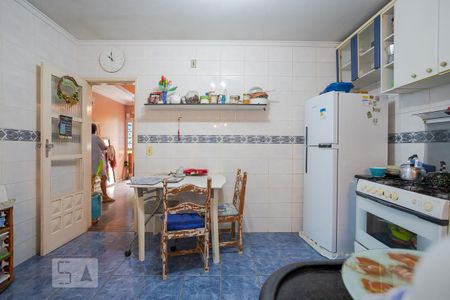 Casa à venda com 250m², 5 quartos e 3 vagas Casa à venda com 250m², 5 quartos e 3 vagasCozinha