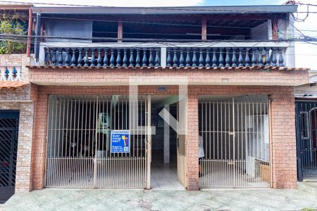 Casa para alugar com 36m², 1 quarto e 1 vaga Casa para alugar com 36m², 1 quarto e 1 vagaFachada