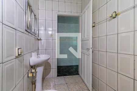 Banheiro de casa para alugar com 1 quarto, 36m² em Vila Danubio Azul, São Paulo