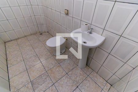Banheiro de casa para alugar com 1 quarto, 36m² em Vila Danubio Azul, São Paulo