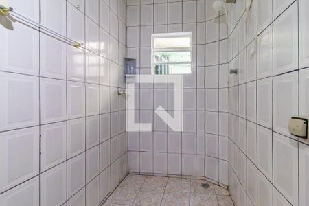 Banheiro de casa para alugar com 1 quarto, 36m² em Vila Danubio Azul, São Paulo