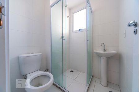 Banheiro de apartamento à venda com 2 quartos, 49m² em Parque São Vicente, Santo André