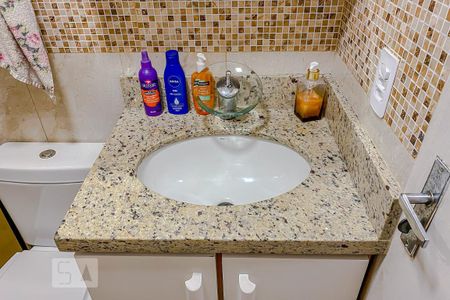 Apartamento à venda com 49m², 2 quartos e 1 vagaDetalhe Banheiro