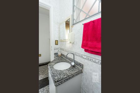 Casa à venda com 185m², 3 quartos e 5 vagas Casa à venda com 185m², 3 quartos e 5 vagasLavabo