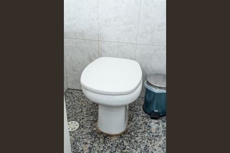 Casa à venda com 185m², 3 quartos e 5 vagas Casa à venda com 185m², 3 quartos e 5 vagasDetalhe lavabo