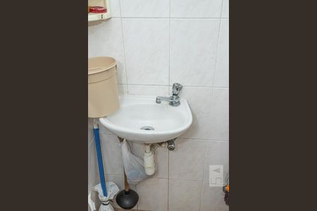 Casa à venda com 185m², 3 quartos e 5 vagas Casa à venda com 185m², 3 quartos e 5 vagasDetalhe banheiro de serviço