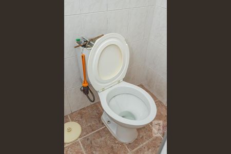 Casa à venda com 185m², 3 quartos e 5 vagas Casa à venda com 185m², 3 quartos e 5 vagasDetalhe banheiro de serviço