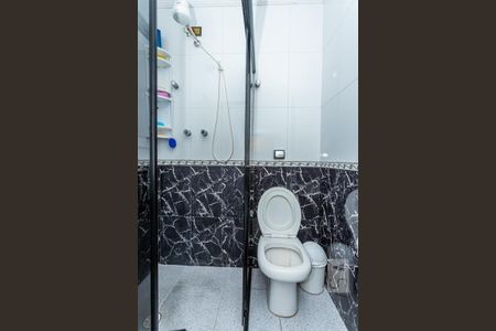 Casa à venda com 185m², 3 quartos e 5 vagas Casa à venda com 185m², 3 quartos e 5 vagasBanheiro