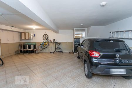 Casa à venda com 185m², 3 quartos e 5 vagas Casa à venda com 185m², 3 quartos e 5 vagasGaragem