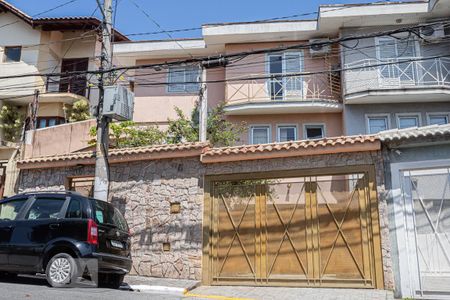 Casa à venda com 185m², 3 quartos e 5 vagas Casa à venda com 185m², 3 quartos e 5 vagasFachada