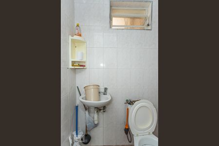 Casa à venda com 185m², 3 quartos e 5 vagas Casa à venda com 185m², 3 quartos e 5 vagasBanheiro de Serviço