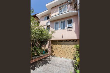 Casa à venda com 185m², 3 quartos e 5 vagas Casa à venda com 185m², 3 quartos e 5 vagasFachada interna