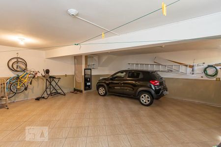 Casa à venda com 185m², 3 quartos e 5 vagas Casa à venda com 185m², 3 quartos e 5 vagasGaragem
