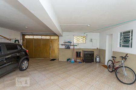 Casa à venda com 185m², 3 quartos e 5 vagas Casa à venda com 185m², 3 quartos e 5 vagasGaragem