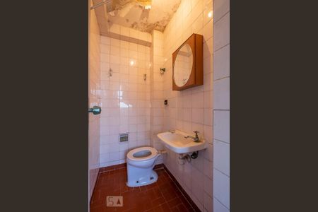 Área de Serviço - Banheiro de apartamento para alugar com 3 quartos, 123m² em Pinheiros, São Paulo