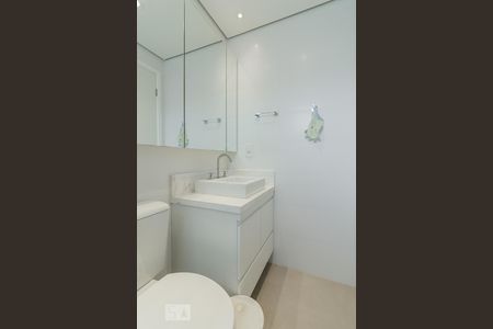 Apartamento à venda com 83m², 2 quartos e 2 vagasBanheiro da Suíte 2