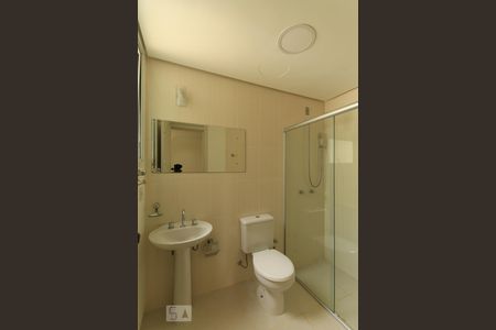 Apartamento para alugar com 93m², 3 quartos e 2 vagas Apartamento para alugar com 93m², 3 quartos e 2 vagasBanheiro da suíte