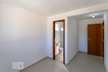 Quarto Suite de casa para alugar com 3 quartos, 130m² em Alípio de Melo, Belo Horizonte