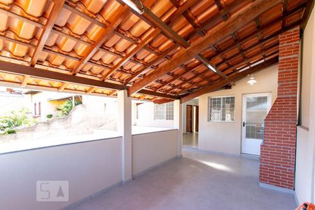 Casa para alugar com 130m², 3 quartos e 2 vagasVaranda