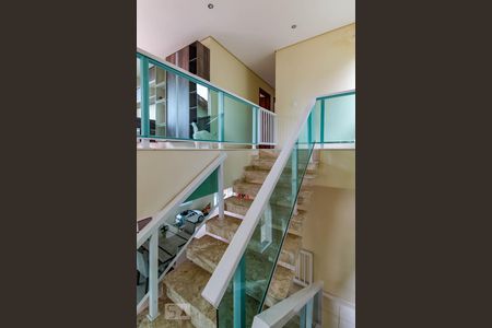 Casa à venda com 316m², 3 quartos e 6 vagasEscada