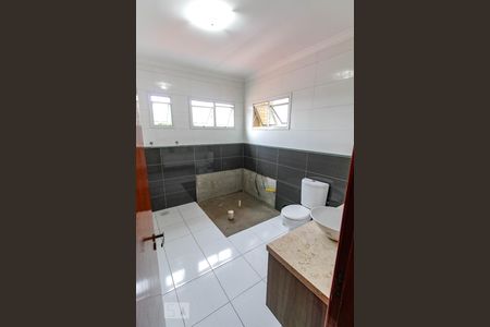 Casa à venda com 316m², 3 quartos e 6 vagasBanheiro da Suíte