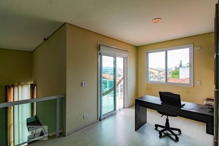 Casa à venda com 316m², 3 quartos e 6 vagasEscritório