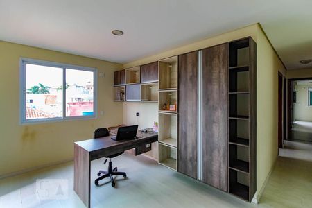 Casa à venda com 316m², 3 quartos e 6 vagasEscritório