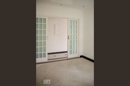 Casa à venda com 395m², 4 quartos e 8 vagas Casa à venda com 395m², 4 quartos e 8 vagasSala de Jantar