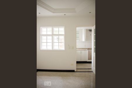 Casa à venda com 395m², 4 quartos e 8 vagas Casa à venda com 395m², 4 quartos e 8 vagasSala de Jantar
