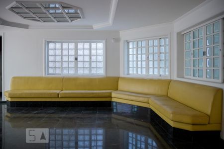 Casa à venda com 395m², 4 quartos e 8 vagas Casa à venda com 395m², 4 quartos e 8 vagasSalão de Festas
