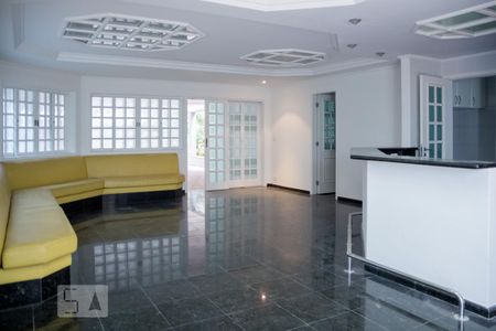 Casa à venda com 395m², 4 quartos e 8 vagas Casa à venda com 395m², 4 quartos e 8 vagasSalão de Festas