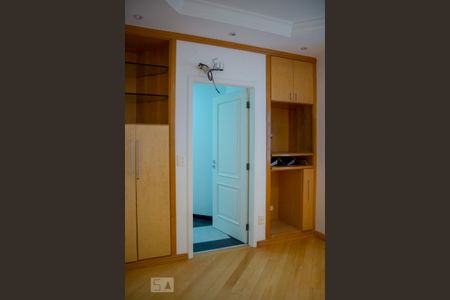 Casa à venda com 395m², 4 quartos e 8 vagas Casa à venda com 395m², 4 quartos e 8 vagasQuarto 1