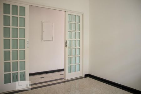 Casa à venda com 395m², 4 quartos e 8 vagas Casa à venda com 395m², 4 quartos e 8 vagasSala de Jantar