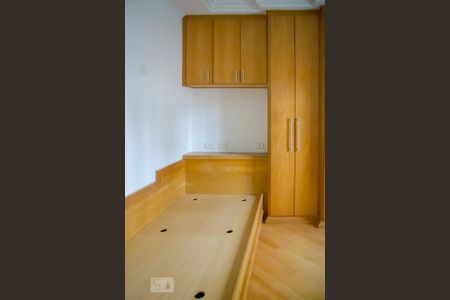 Casa à venda com 395m², 4 quartos e 8 vagas Casa à venda com 395m², 4 quartos e 8 vagasQuarto 3