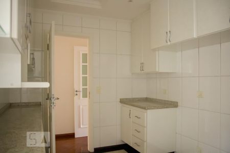 Casa à venda com 395m², 4 quartos e 8 vagas Casa à venda com 395m², 4 quartos e 8 vagasCozinha